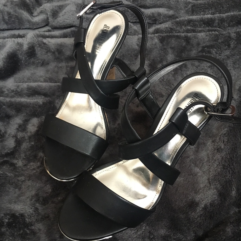 Black wedges